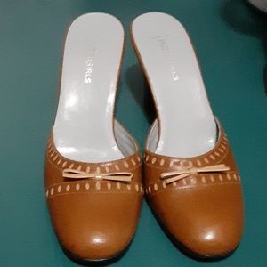 Adorable brown leather heels